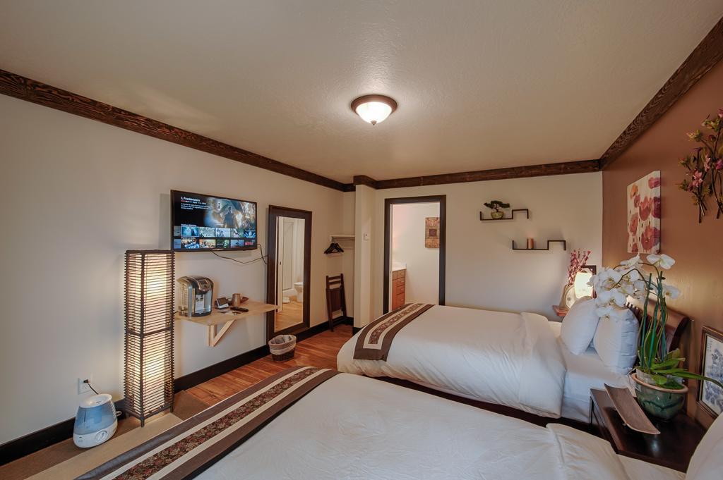 Tao'S Inn West Yellowstone Extérieur photo
