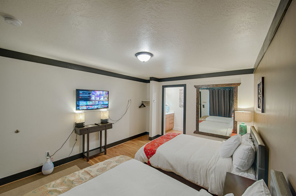 Tao'S Inn West Yellowstone Extérieur photo