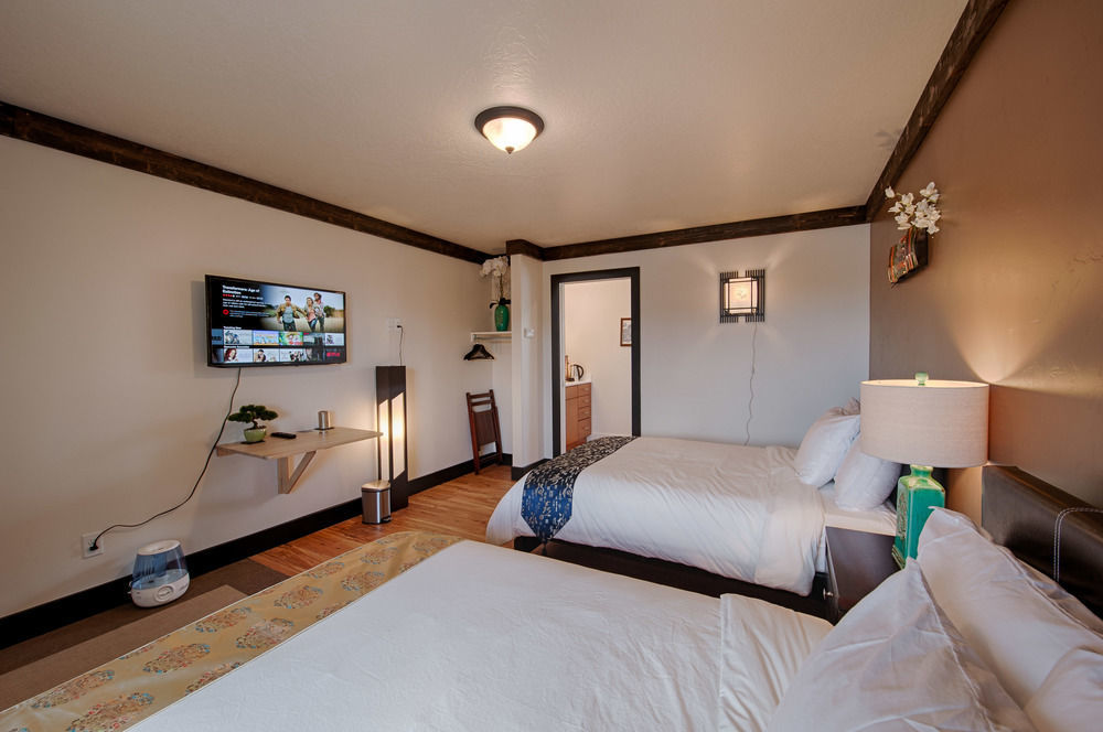 Tao'S Inn West Yellowstone Extérieur photo
