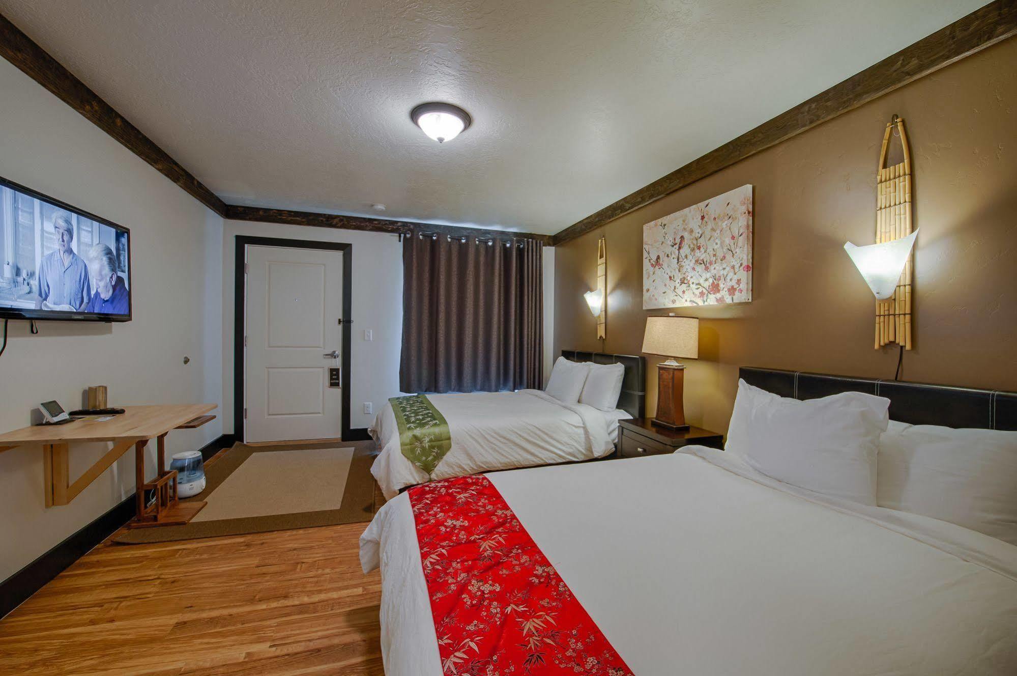 Tao'S Inn West Yellowstone Extérieur photo